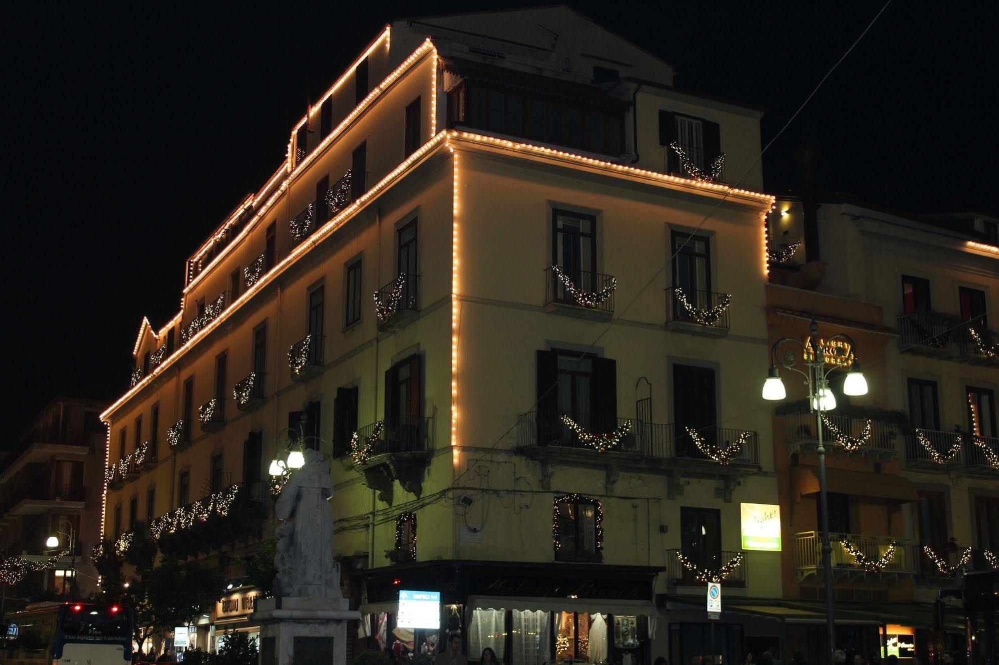 Piazza Tasso B&B Relais Sorrento Buitenkant foto